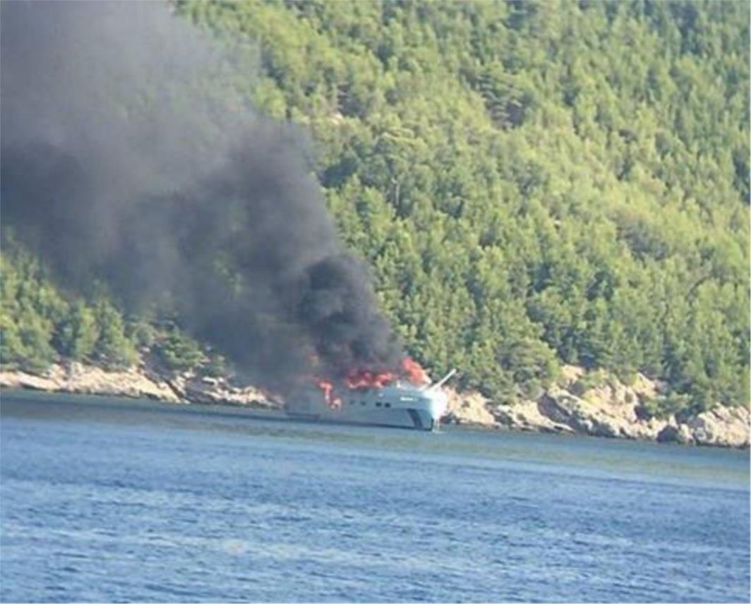 OLIPA JAHTA GORI, POŽAR
