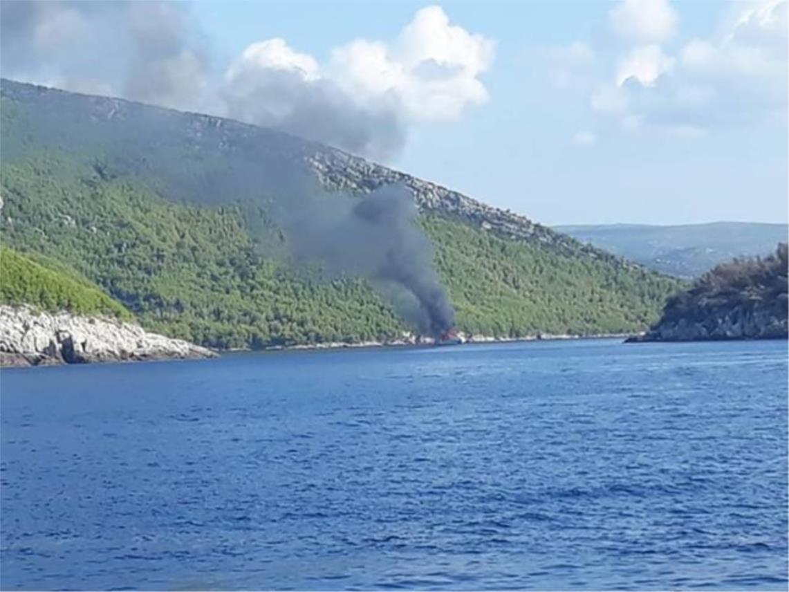 OLIPA JAHTA GORI, POŽAR