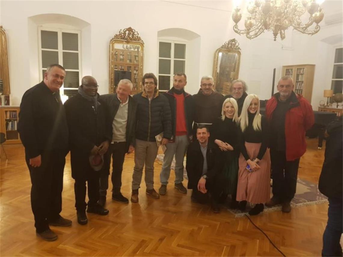 Fra Mladen Rozić predstavio zbirke poezije 0