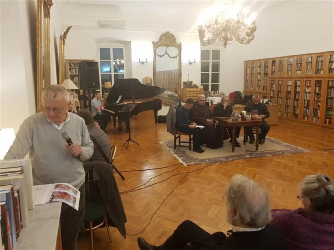 Fra Mladen Rozić predstavio zbirke poezije 0