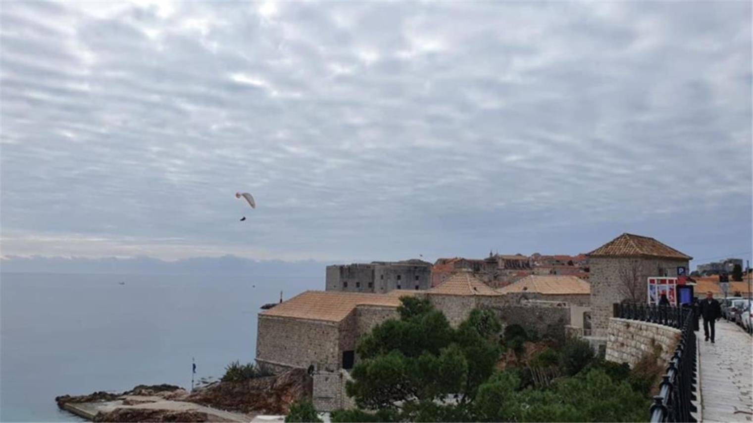 paragliding 0