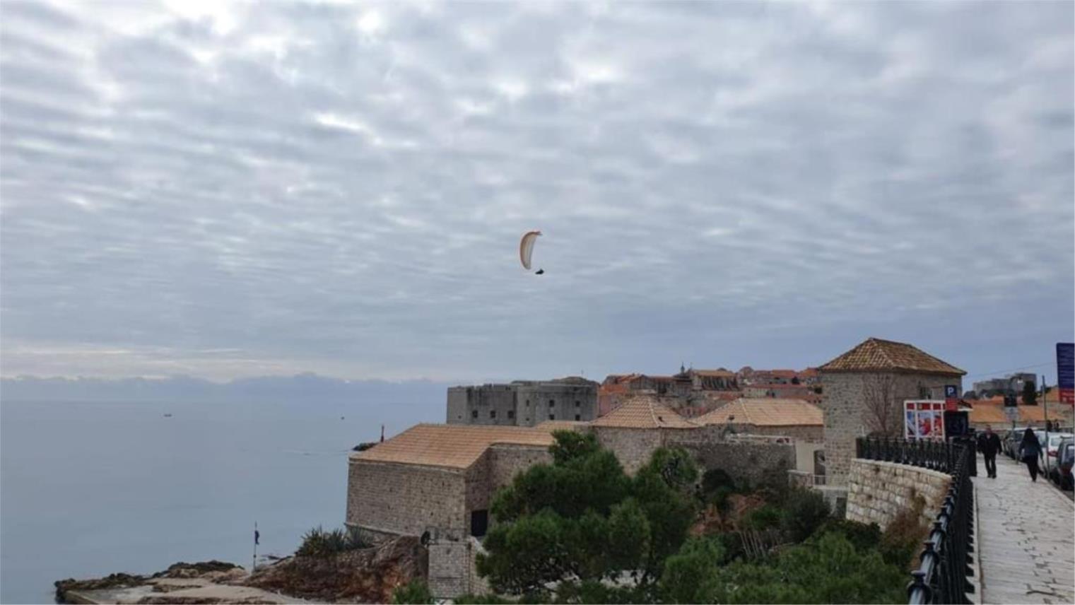paragliding 0