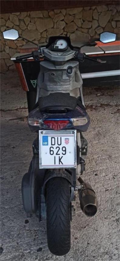 ukradeni moped