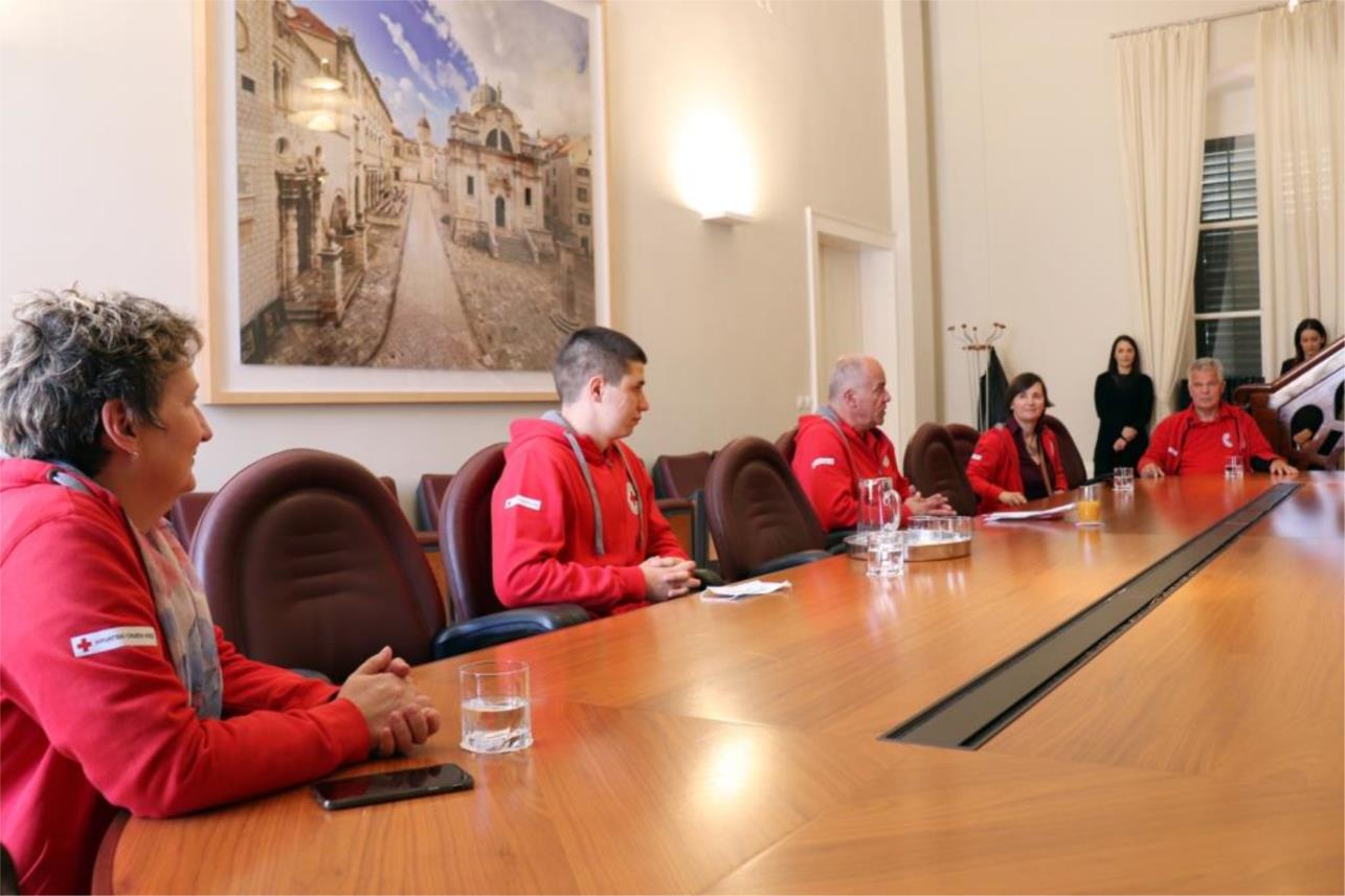 Volonteri gradskog Crvenog križa na prijemu kod gradonačelnika