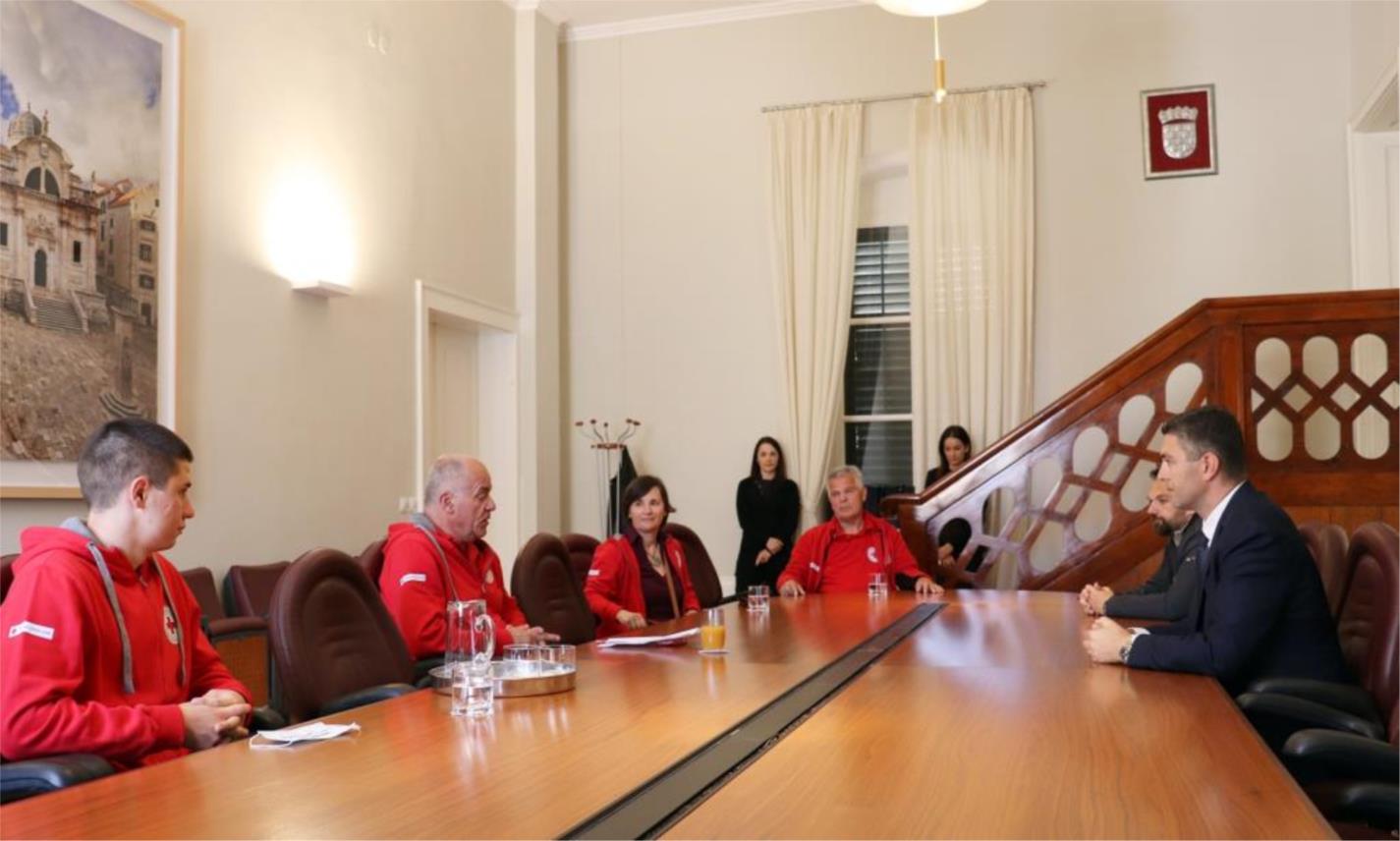 Volonteri gradskog Crvenog križa na prijemu kod gradonačelnika