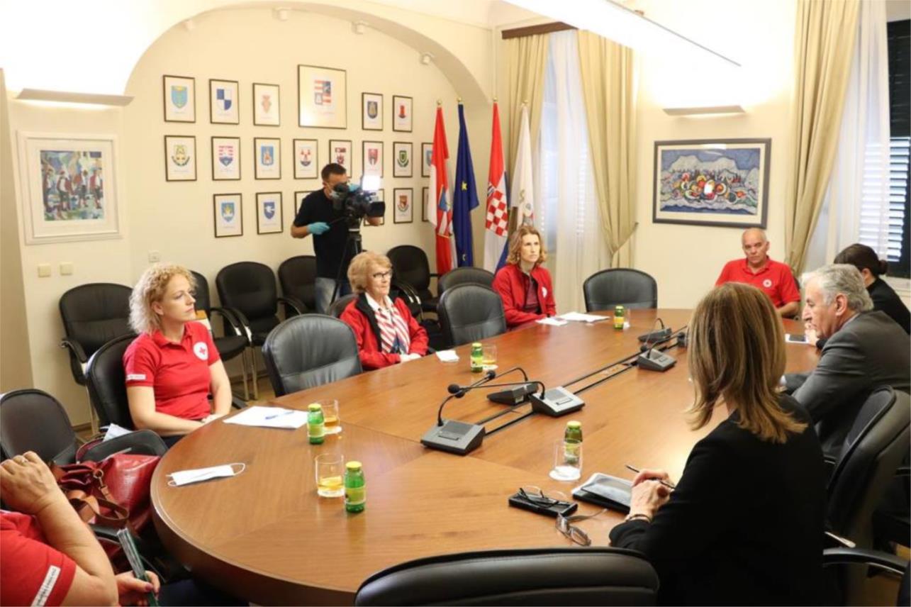 Župan Dobroslavić sa zamjenicom Marević i pročelnicom Dadić primio predstavnike Crvenog križa s područja Dubrovačko-neretvanske županije 