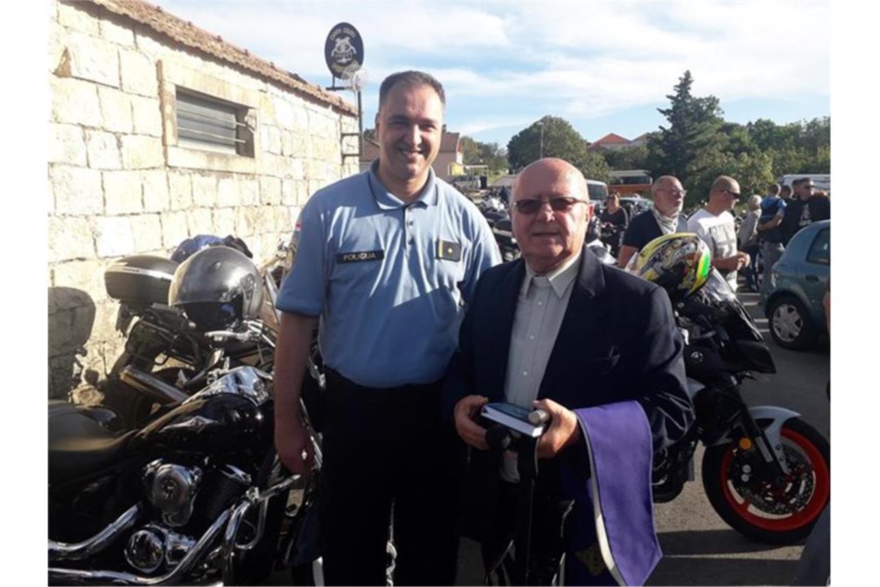 Prometna policija sudjelovala na blagoslovu motocikala (FOTO)