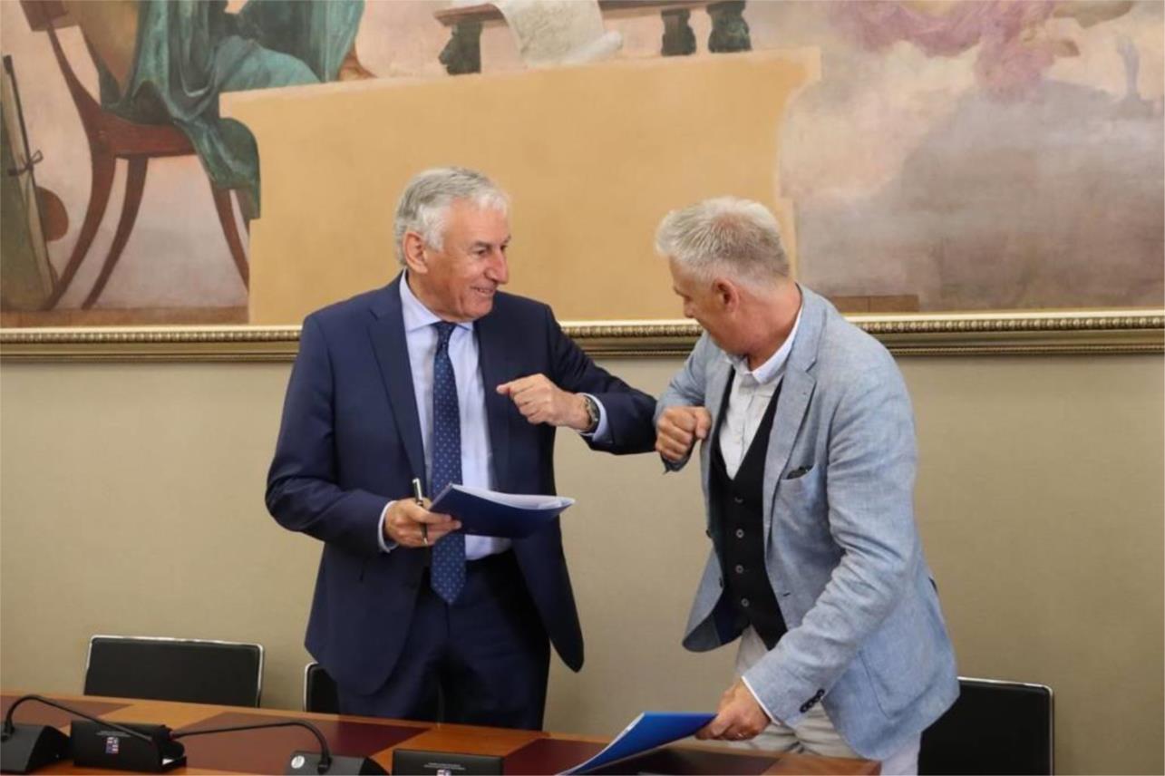 Potpisani ugovori o financiranju dodatnih medicinskih timova 0
