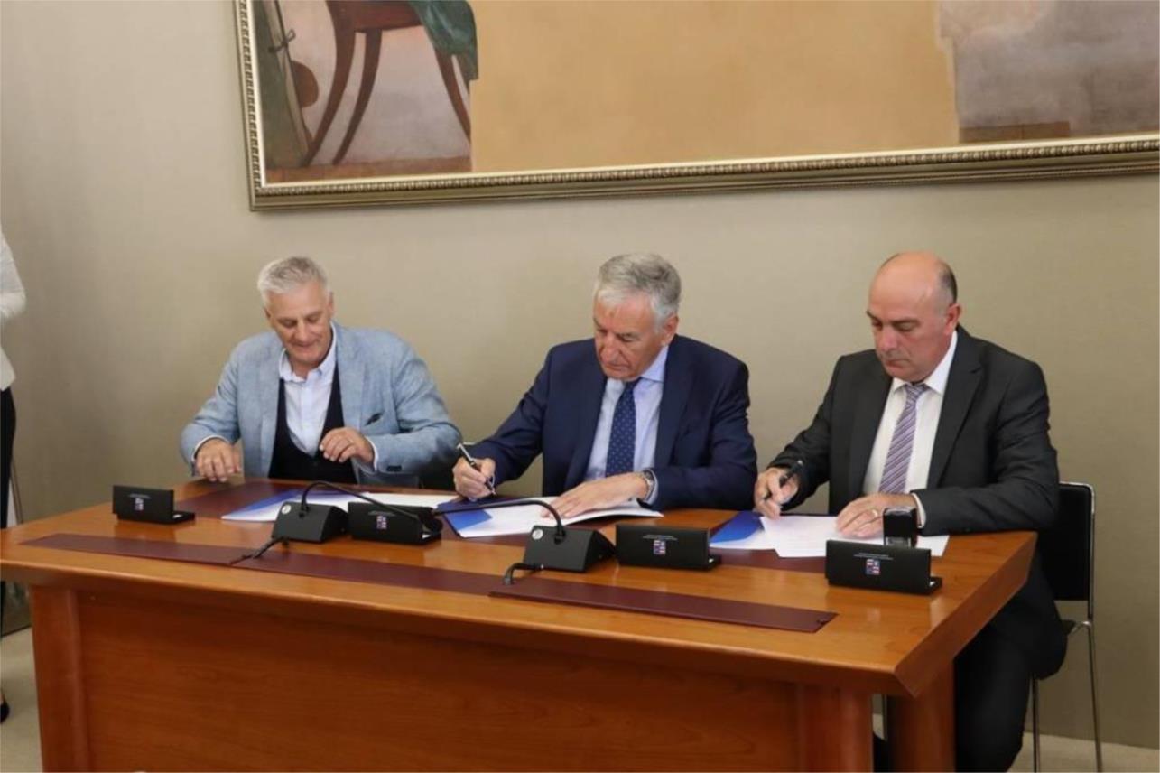 Potpisani ugovori o financiranju dodatnih medicinskih timova 0