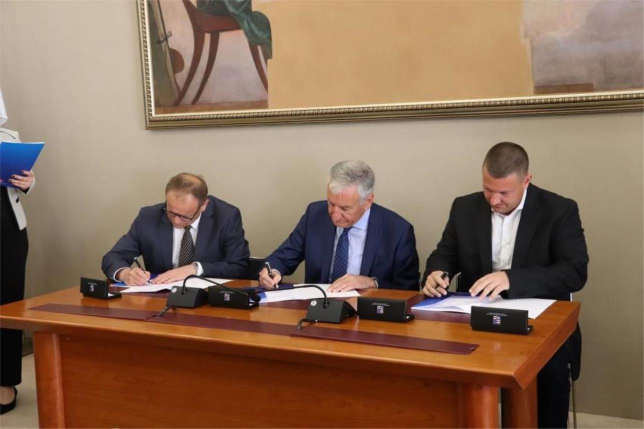 Potpisani ugovori o financiranju dodatnih medicinskih timova 0
