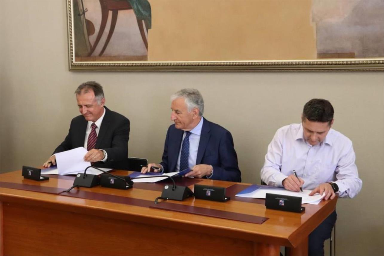 Potpisani ugovori o financiranju dodatnih medicinskih timova 0