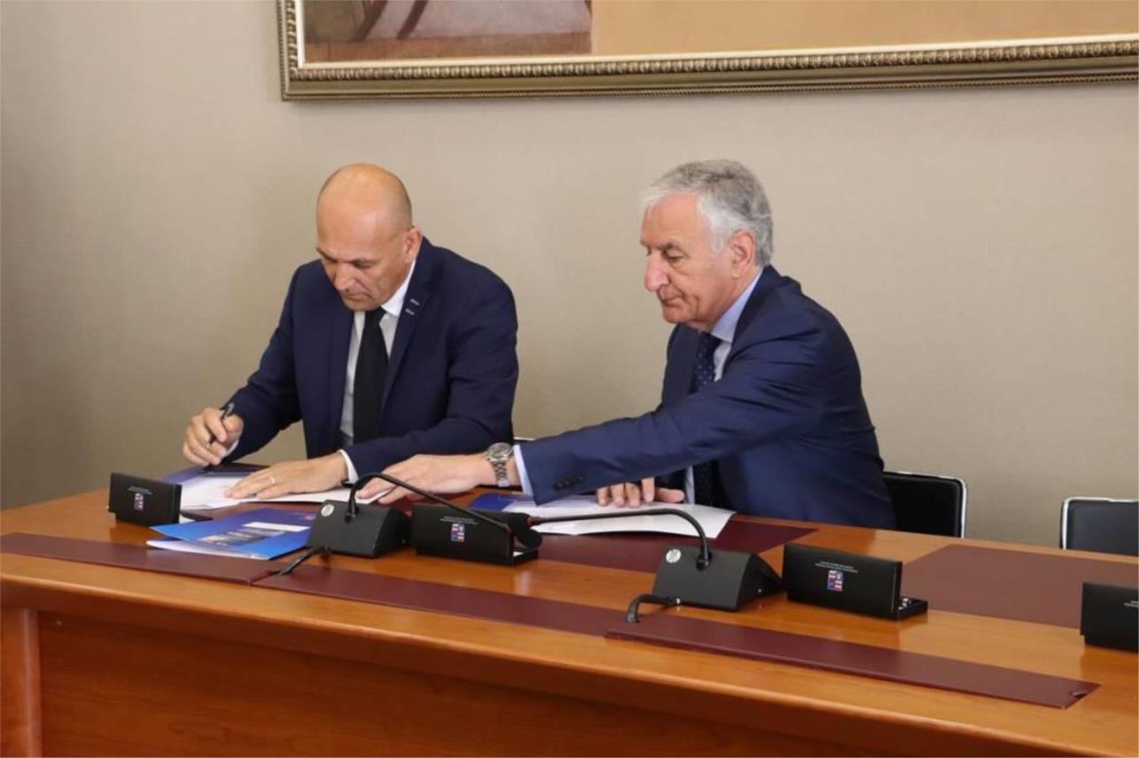 Potpisani ugovori o financiranju dodatnih medicinskih timova 0