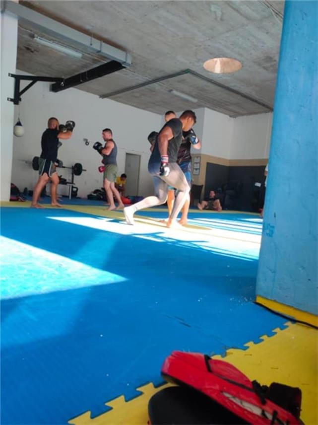 SlikaAlistair Overeem pokazao borilačke tehnike i vještine na treningu u Dubrovniku 0