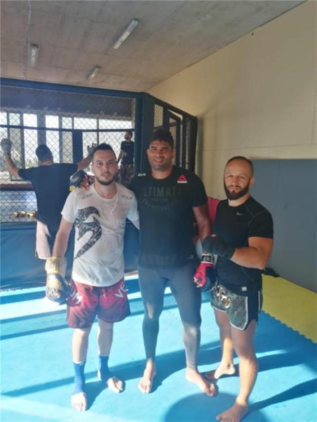 SlikaAlistair Overeem pokazao borilačke tehnike i vještine na treningu u Dubrovniku 0