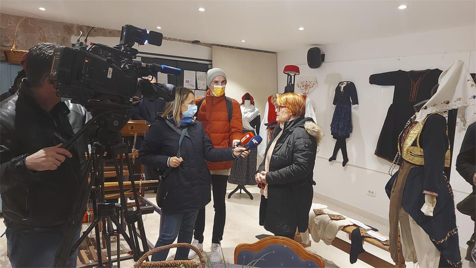 Obnovljena primorska nošnja iz sela Ošlje