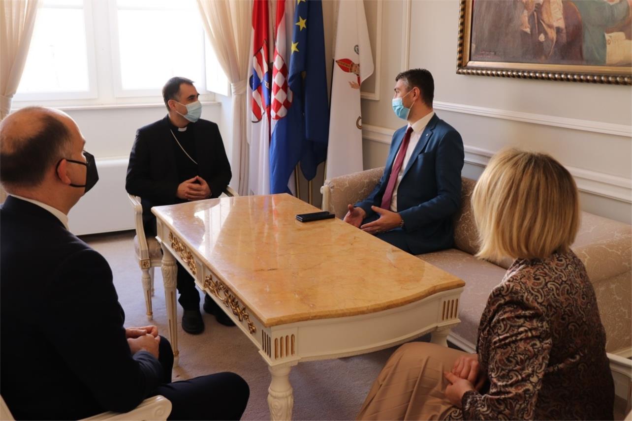 Biskup kod gradonačelnika
