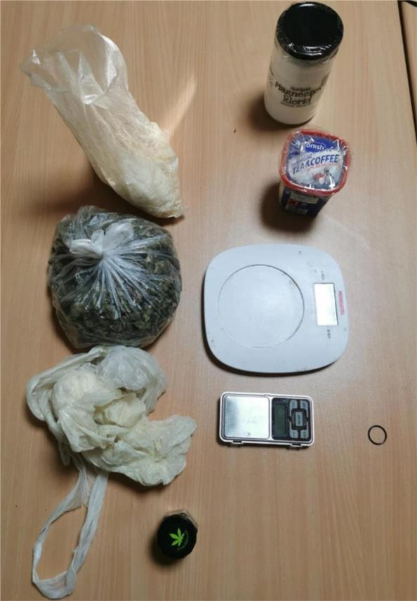Na Zvekovici pronađena droga, automatske puške, bombe
