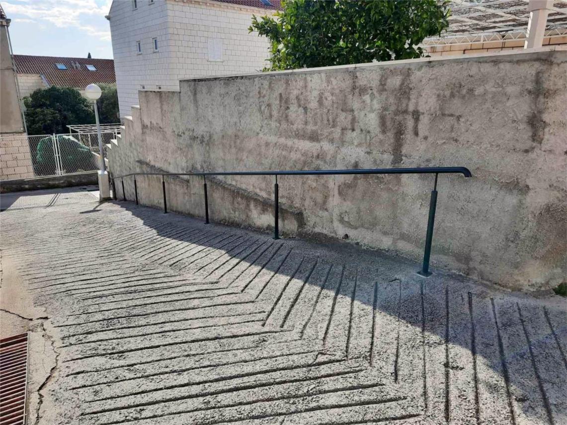 400 metara novih rukohvata u osam ulica