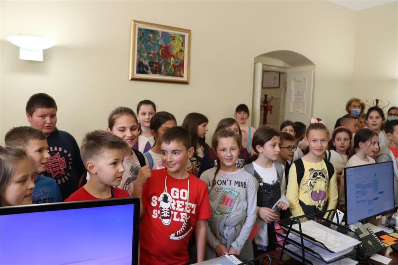 Učenici OŠ Stjepana Radića iz Metkovića u posjetu Županiju