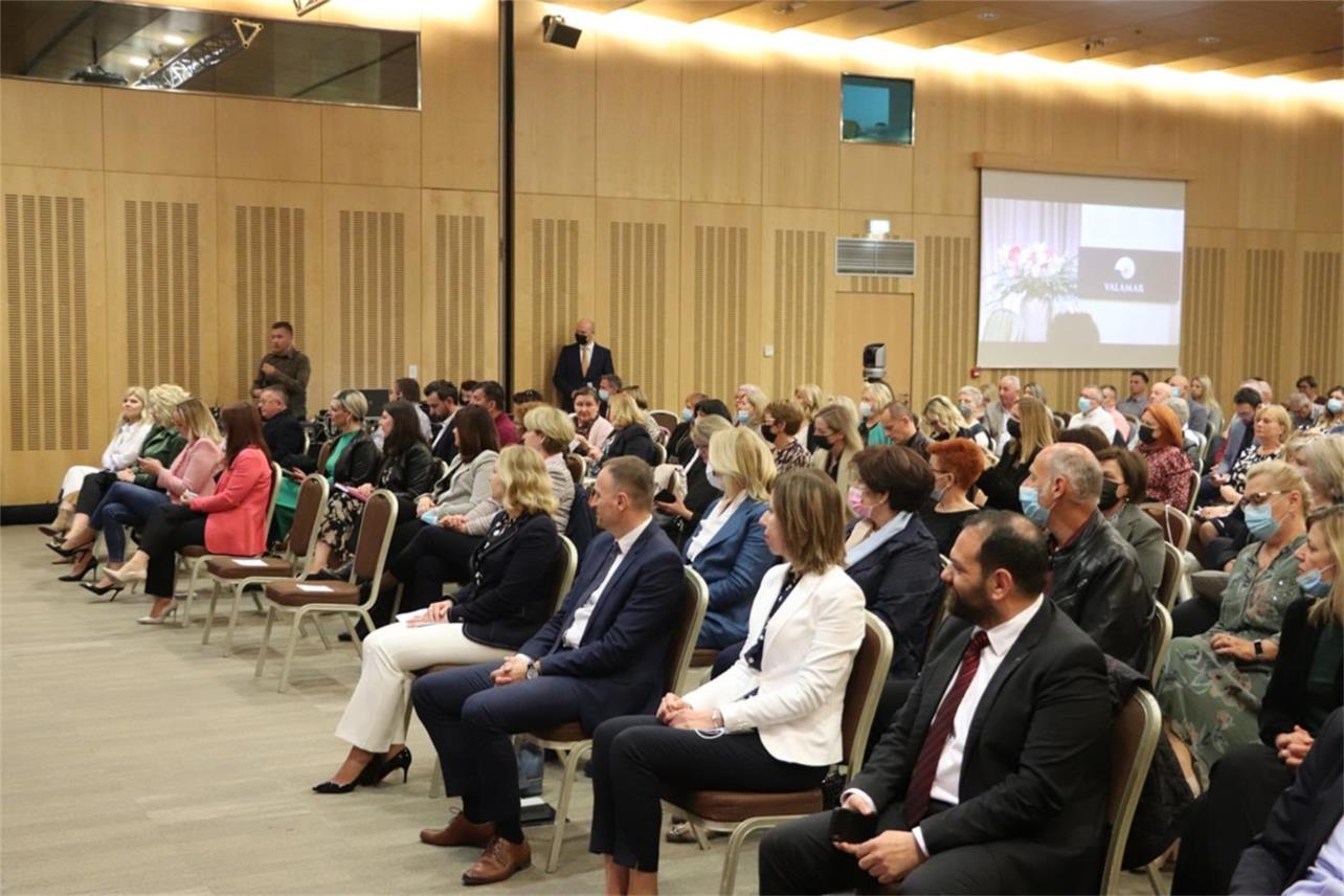 Ravnatelji hrvatskih osnovnih škola na stručnom skupu u Dubrovniku