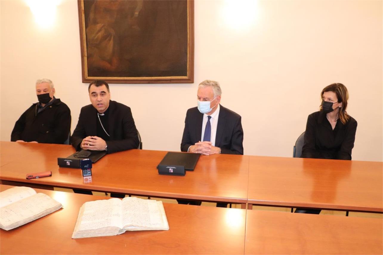 Primopredaja crkvenih matičnih knjiga Dubrovačkoj biskupiji
