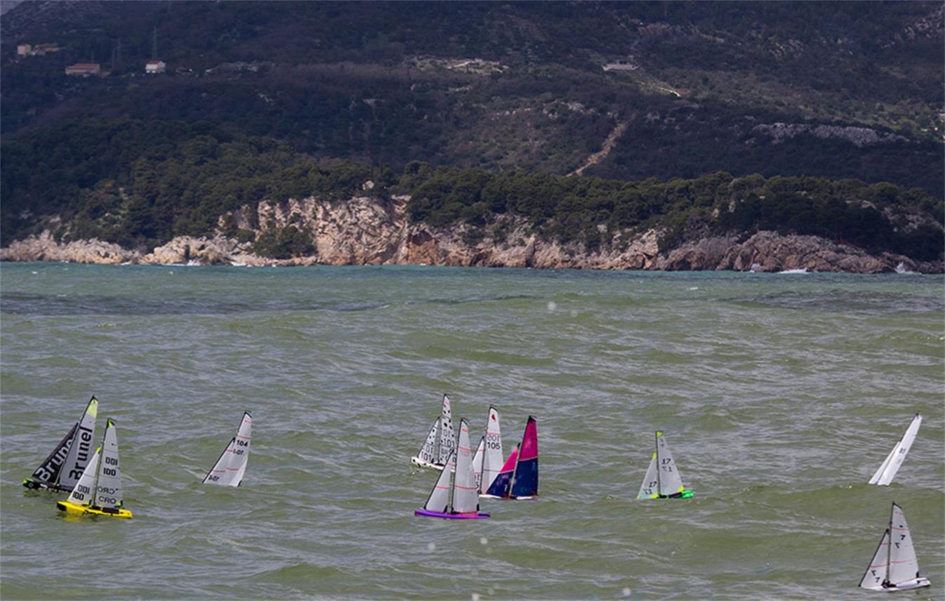 Održana Dubrovačka regata modela klase Dragon Force 65