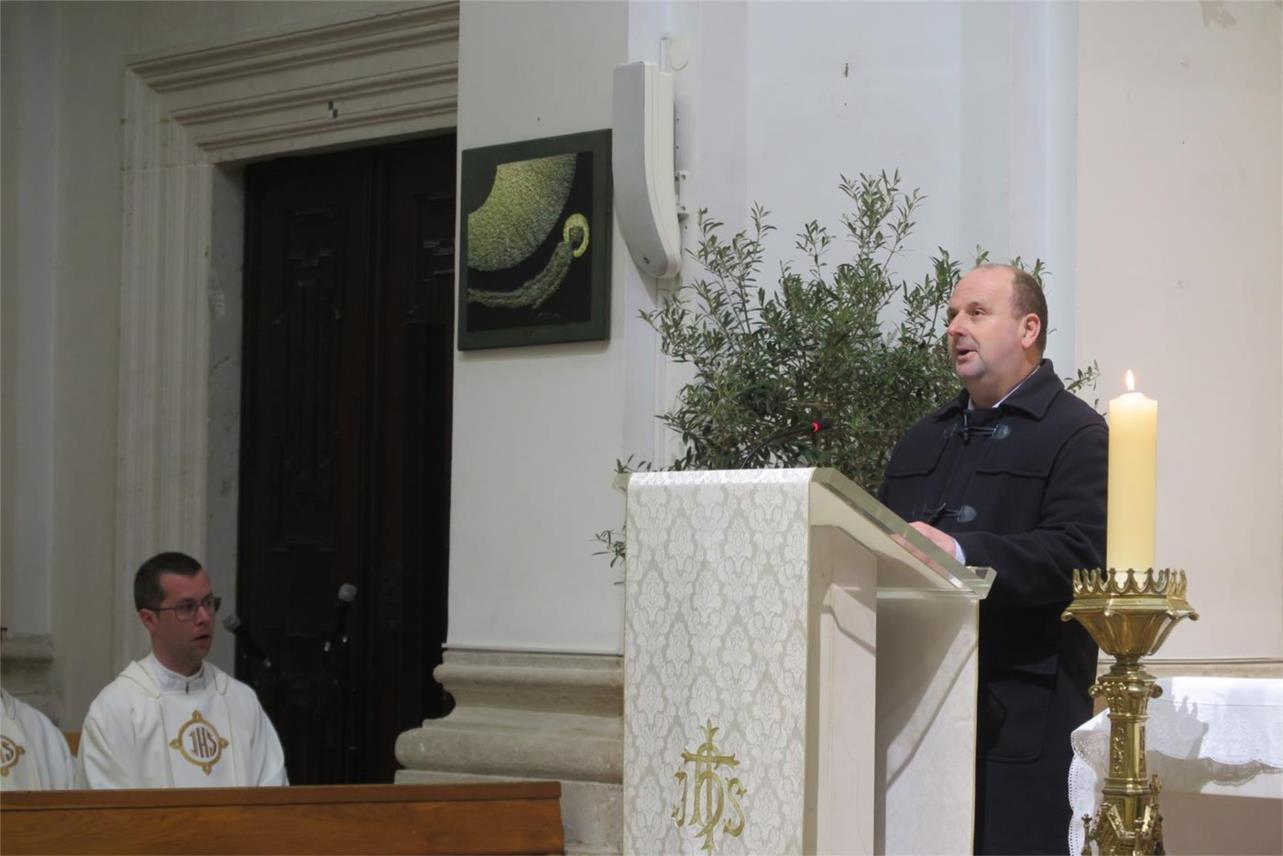Biskup Glasnović prvi put s dubrovačkim svećenicima slavio misu posvete ulja