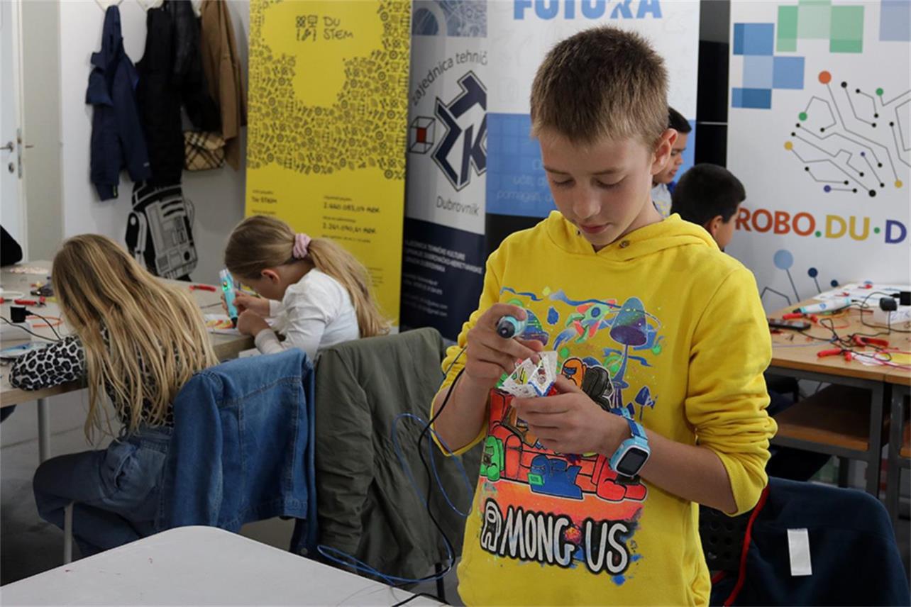 Održan prvi Open lab door & careers in STEM info u Centru za mlade Dubrovnik
