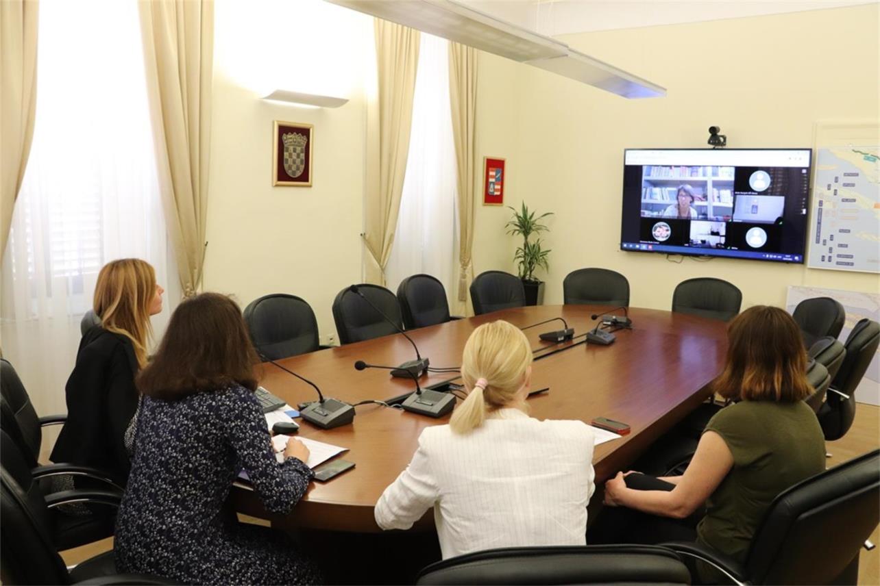 Virtualno predstavljanje izložbe crteža učenika osnovnih škola “Siguran dom je jedini pravi dom”