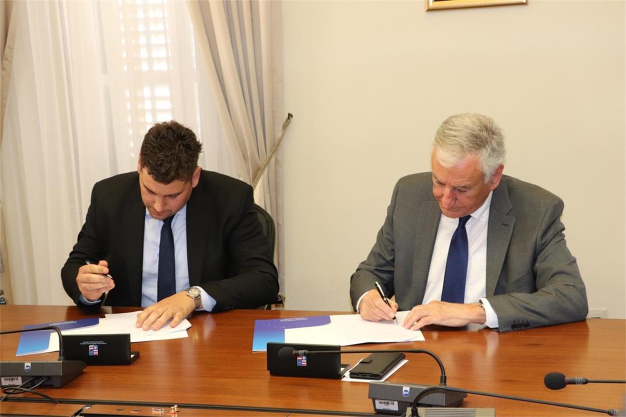 Župan potpisao ugovore o sufinanciranju poticajnih mjera za zdravstvene djelatnike vrijedne milijun i 800 tisuća kuna