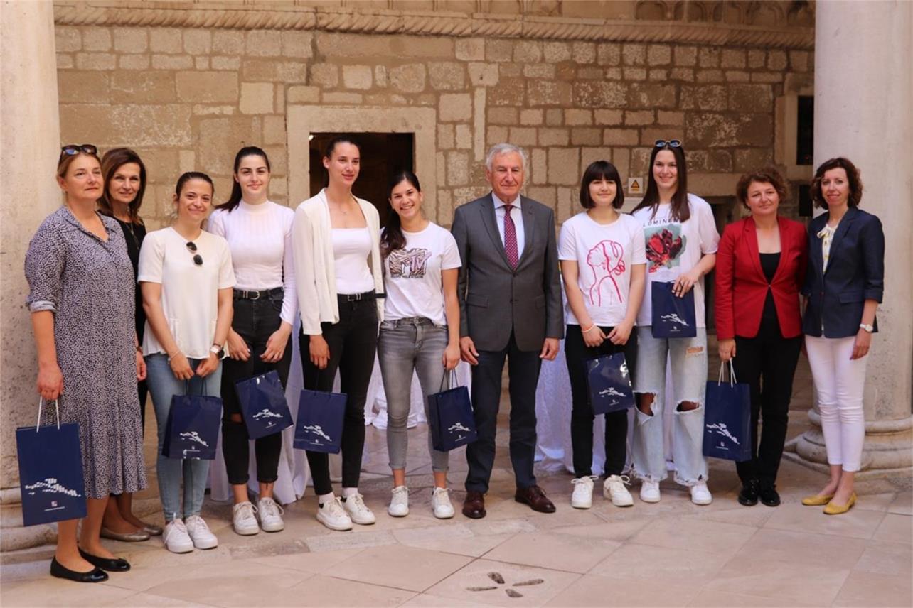 Župan Dobroslavić primio košarkašice Ženskog košarkaškog kluba Ragusa