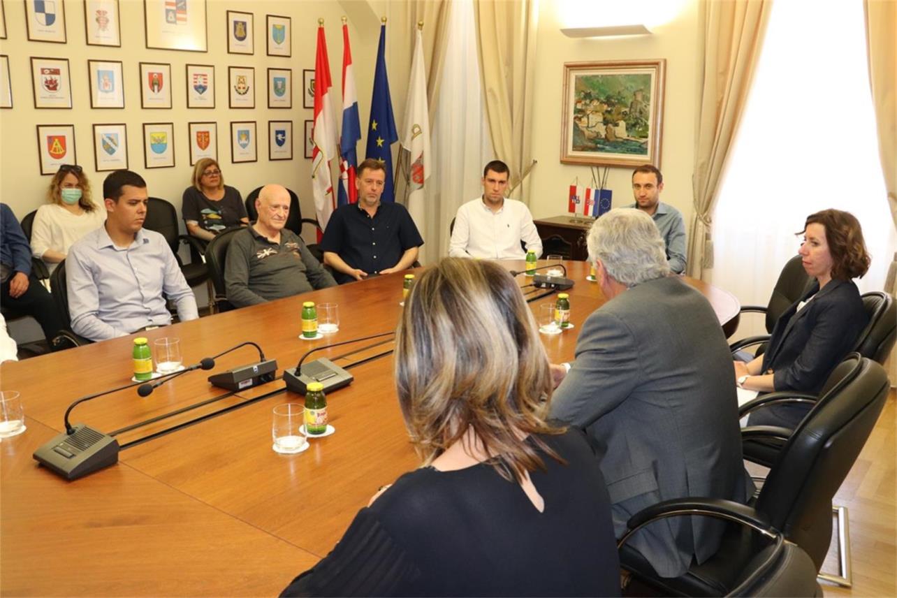 Stolnotenisači Libertas Marinkolora na prijemu u palači Ranjina
