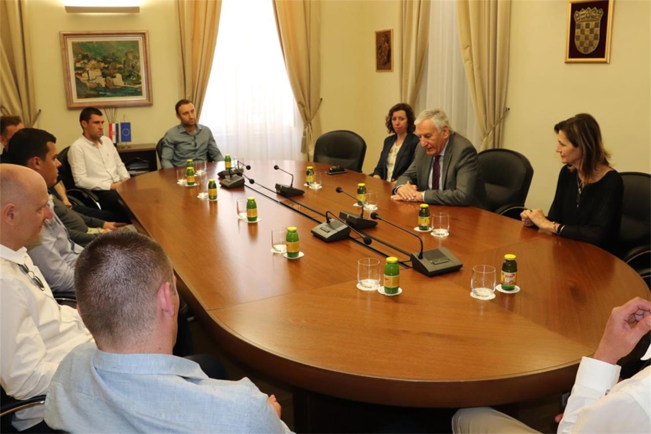 Stolnotenisači Libertas Marinkolora na prijemu u palači Ranjina