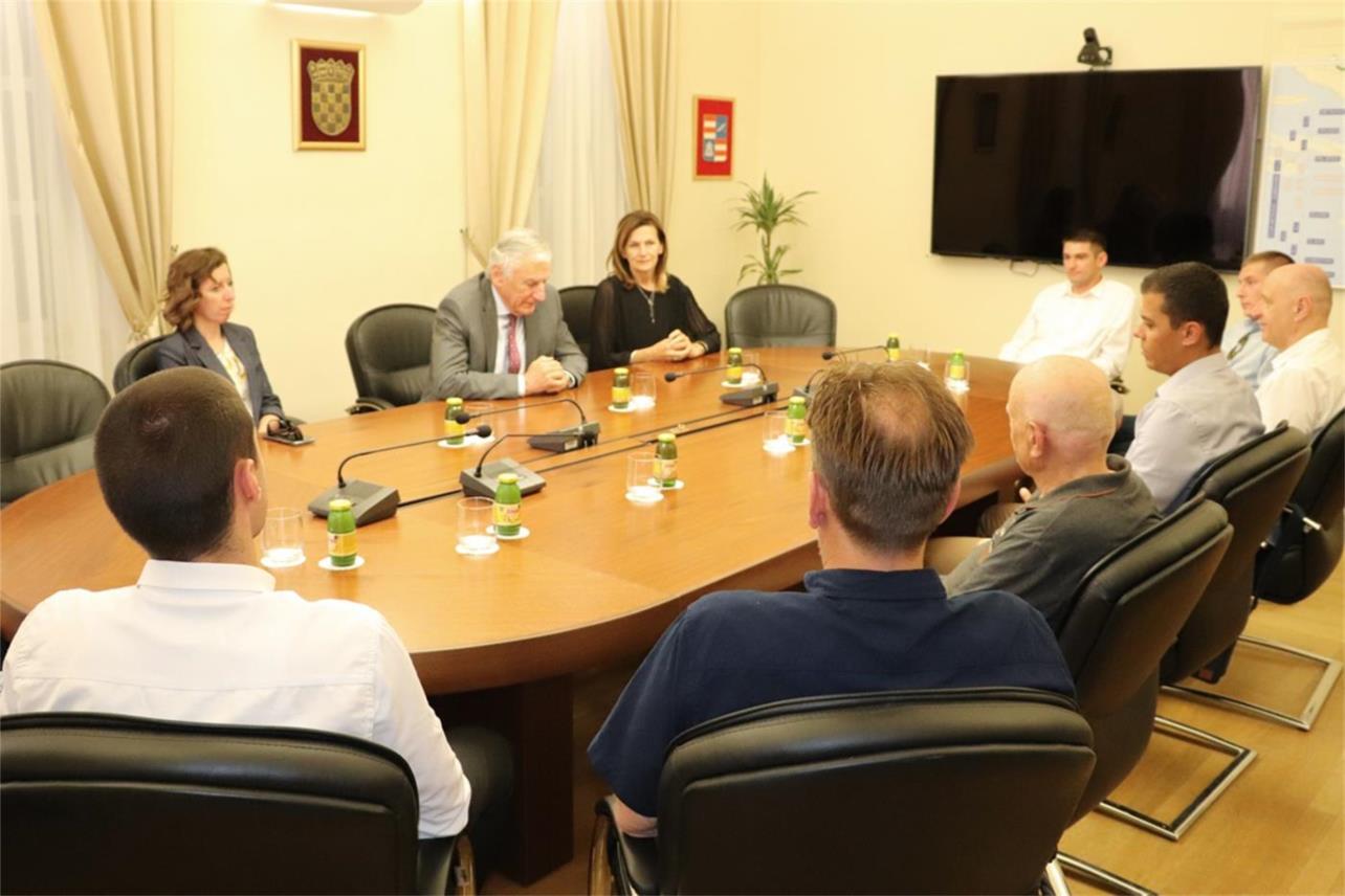 Stolnotenisači Libertas Marinkolora na prijemu u palači Ranjina