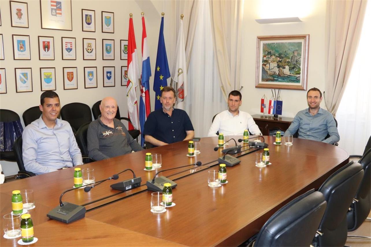 Stolnotenisači Libertas Marinkolora na prijemu u palači Ranjina