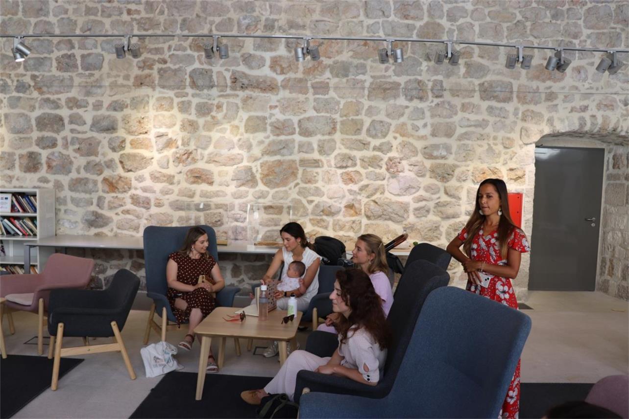 DIGITALNI NOMADI U GRADU: Ambasadorice inicijative održale interaktivnu radionicu u Lazaretima