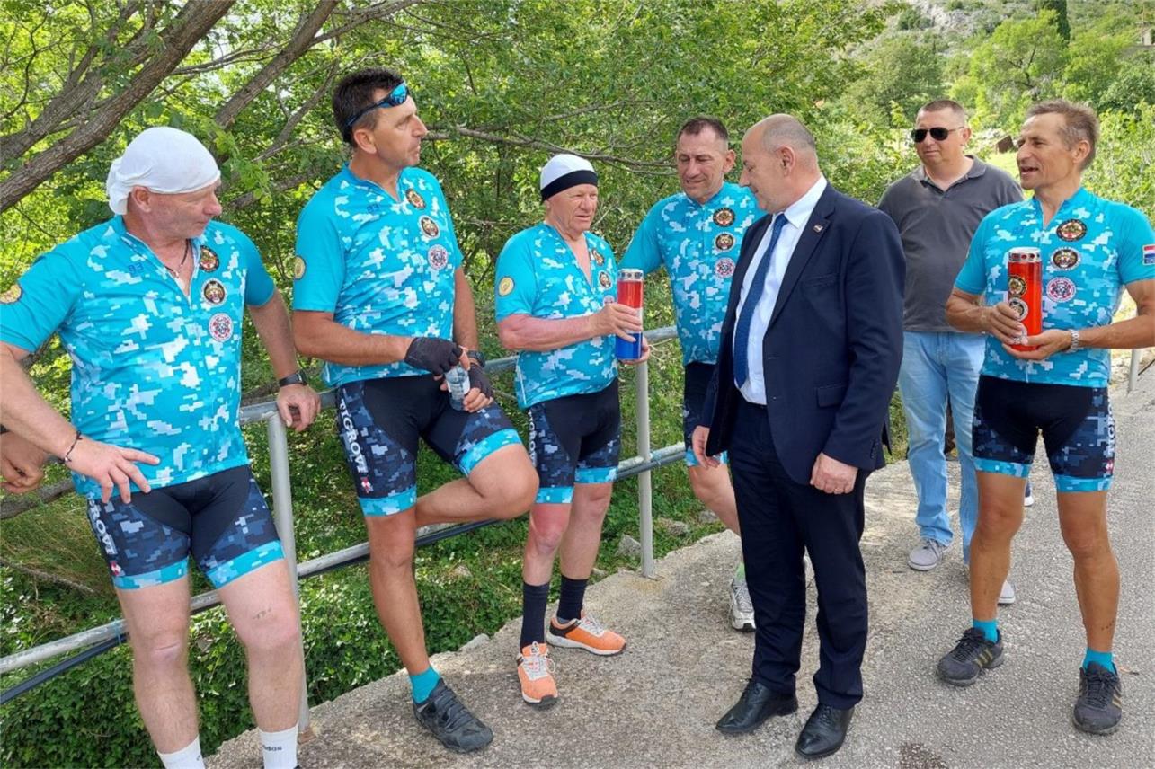 Potpredsjednik Vlade i ministar hrvatskih branitelja Tomo Medved položio vijenac u Trnovi