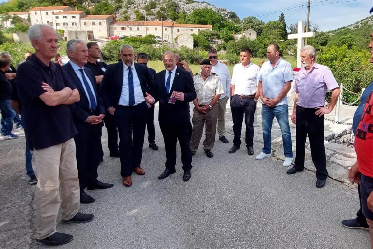 Potpredsjednik Vlade i ministar hrvatskih branitelja Tomo Medved položio vijenac u Trnovi