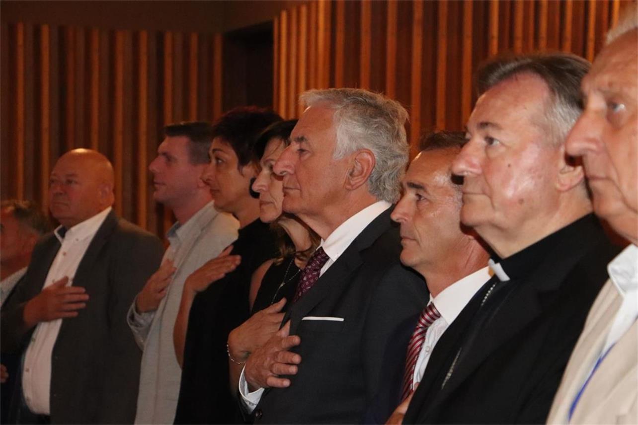 Župan Dobroslavić s pročelnicom Marević i ravnateljicom Milić na otvaranju stručno-znanstvenog skupa ”Metković 600 godina”