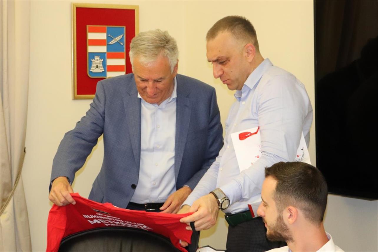 Predstavnici Rukometnog kluba Metković Mehanika na prijemu u palači Ranjina
