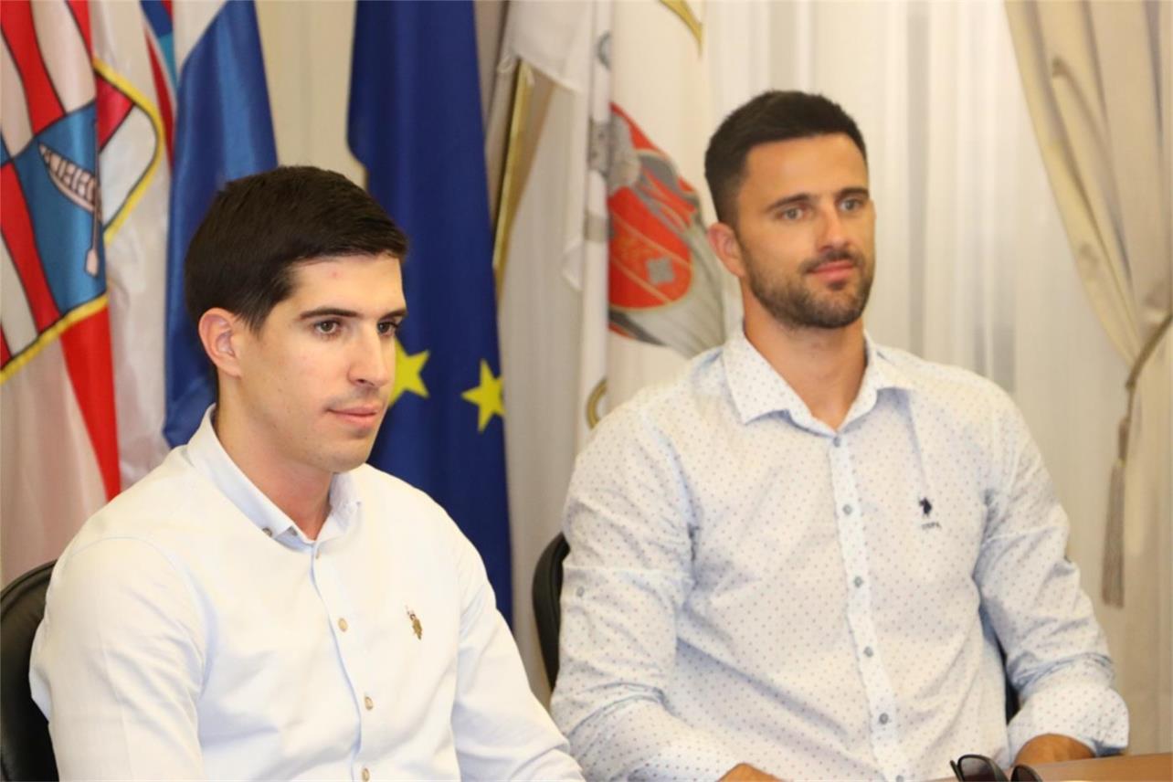 Predstavnici Rukometnog kluba Metković Mehanika na prijemu u palači Ranjina