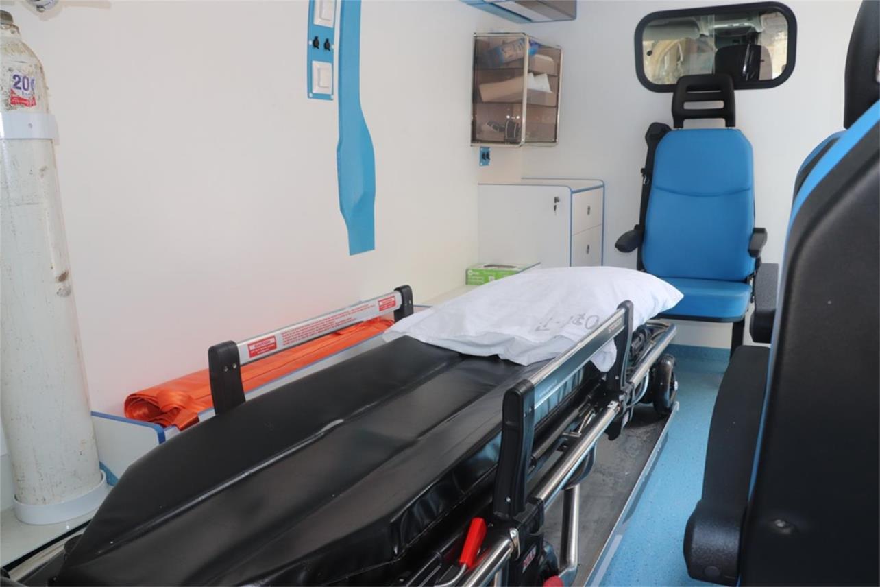 Župan Dobroslavić uručio ključeve novog sanitetskog vozila ravnatelju Doma zdravlja Dubrovnik