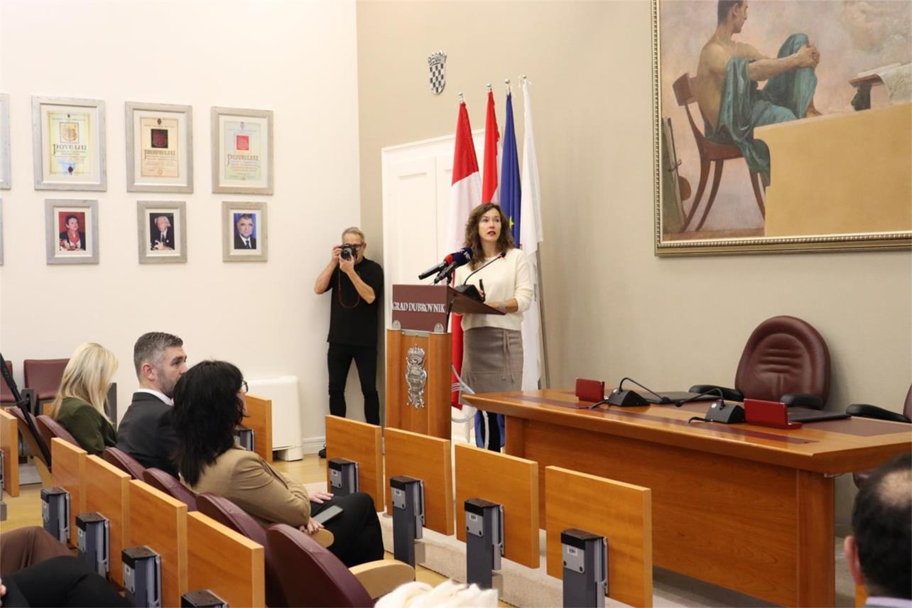 Naslov fotografije 15