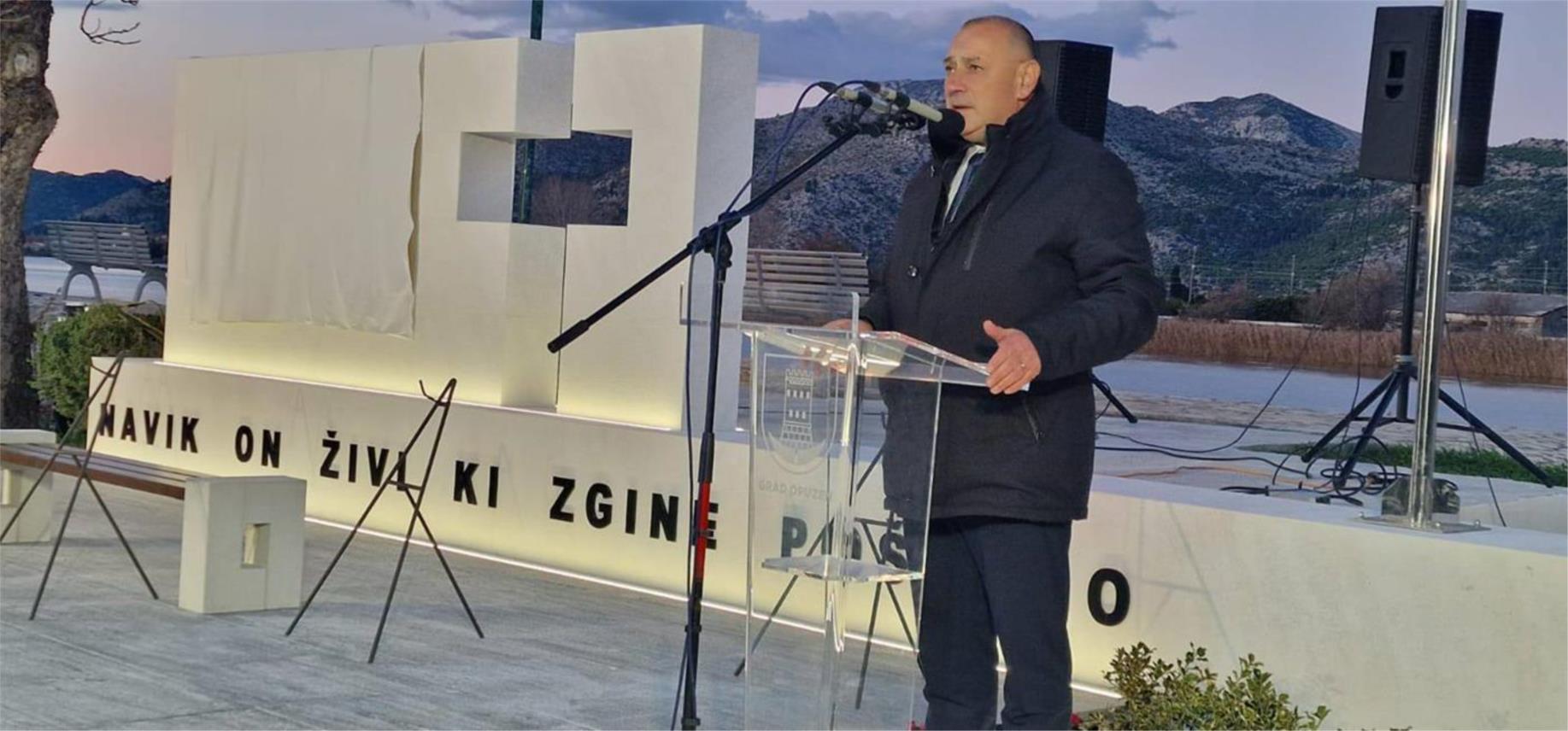 Svečano otvoreno spomen obilježje poginulim braniteljima u Opuzenu - 5