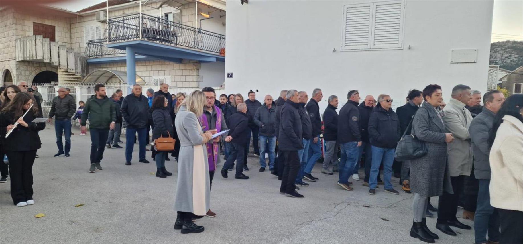 Svečano otvoreno spomen obilježje poginulim braniteljima u Opuzenu - 11