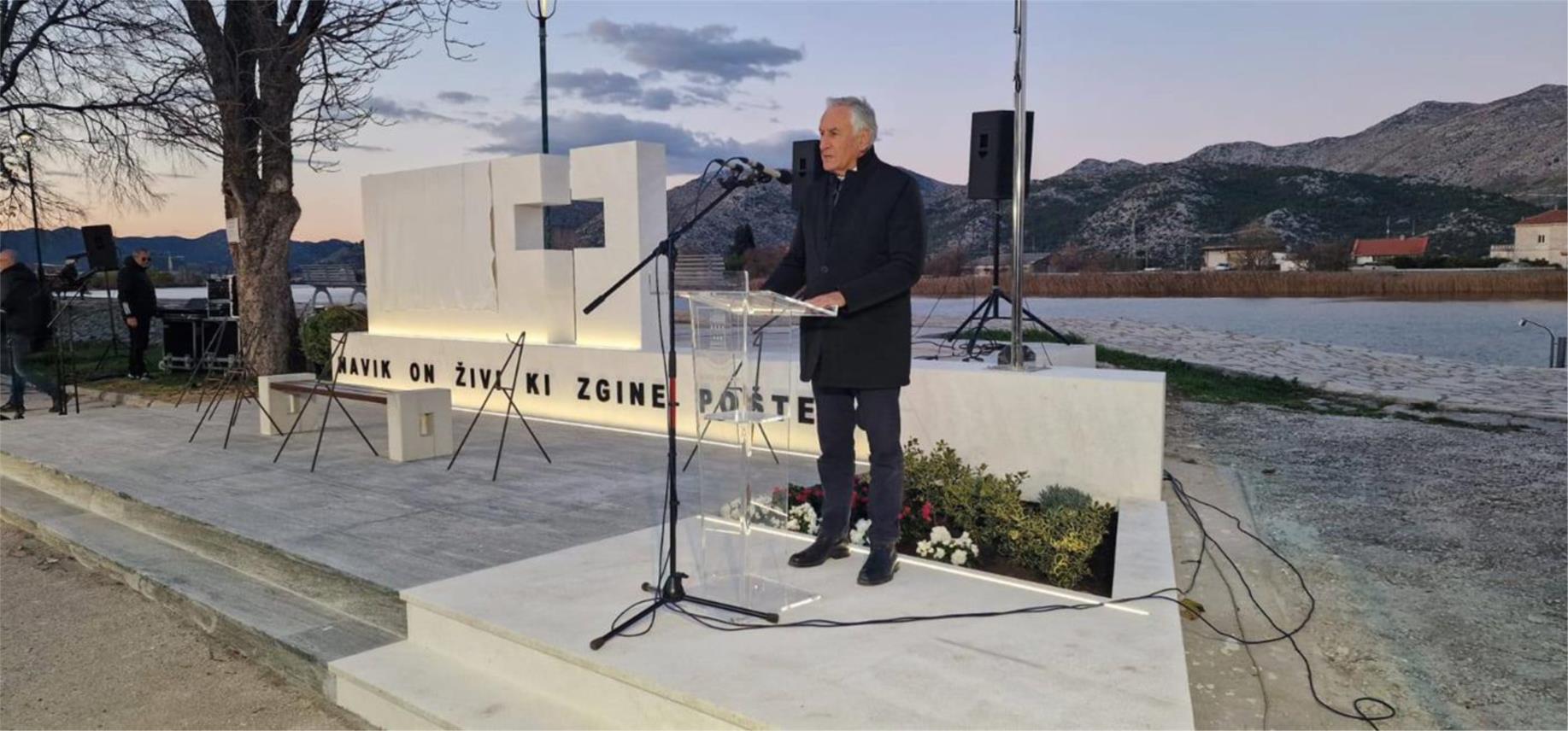 Svečano otvoreno spomen obilježje poginulim braniteljima u Opuzenu - 14