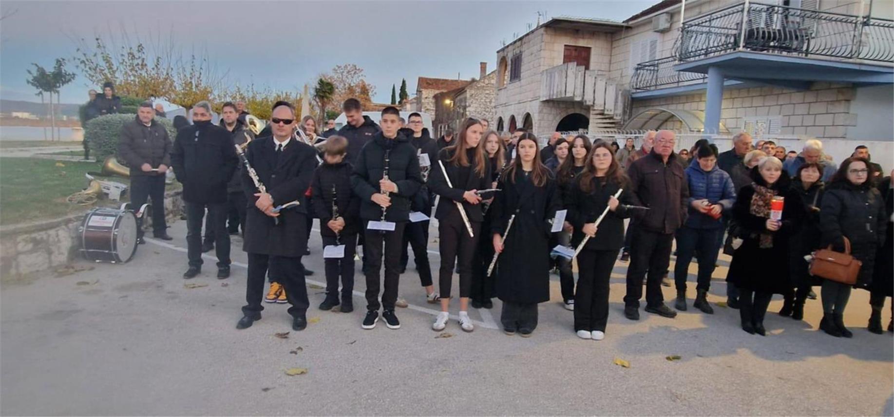 Svečano otvoreno spomen obilježje poginulim braniteljima u Opuzenu - 19