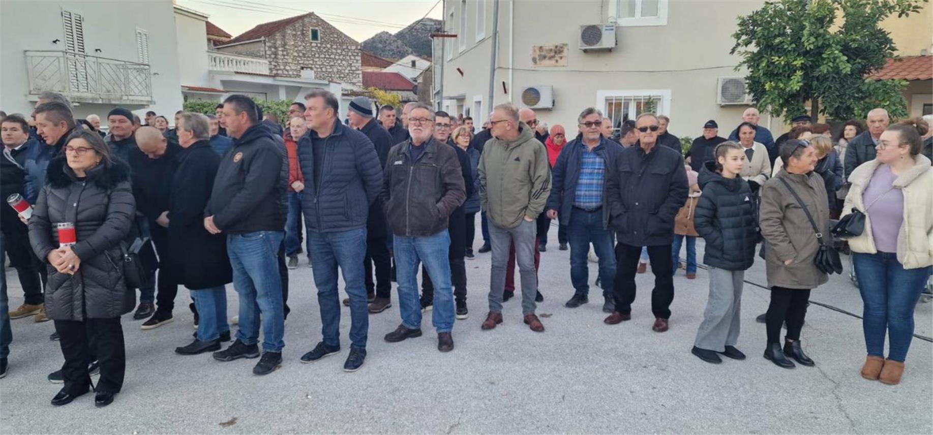 Svečano otvoreno spomen obilježje poginulim braniteljima u Opuzenu - 29