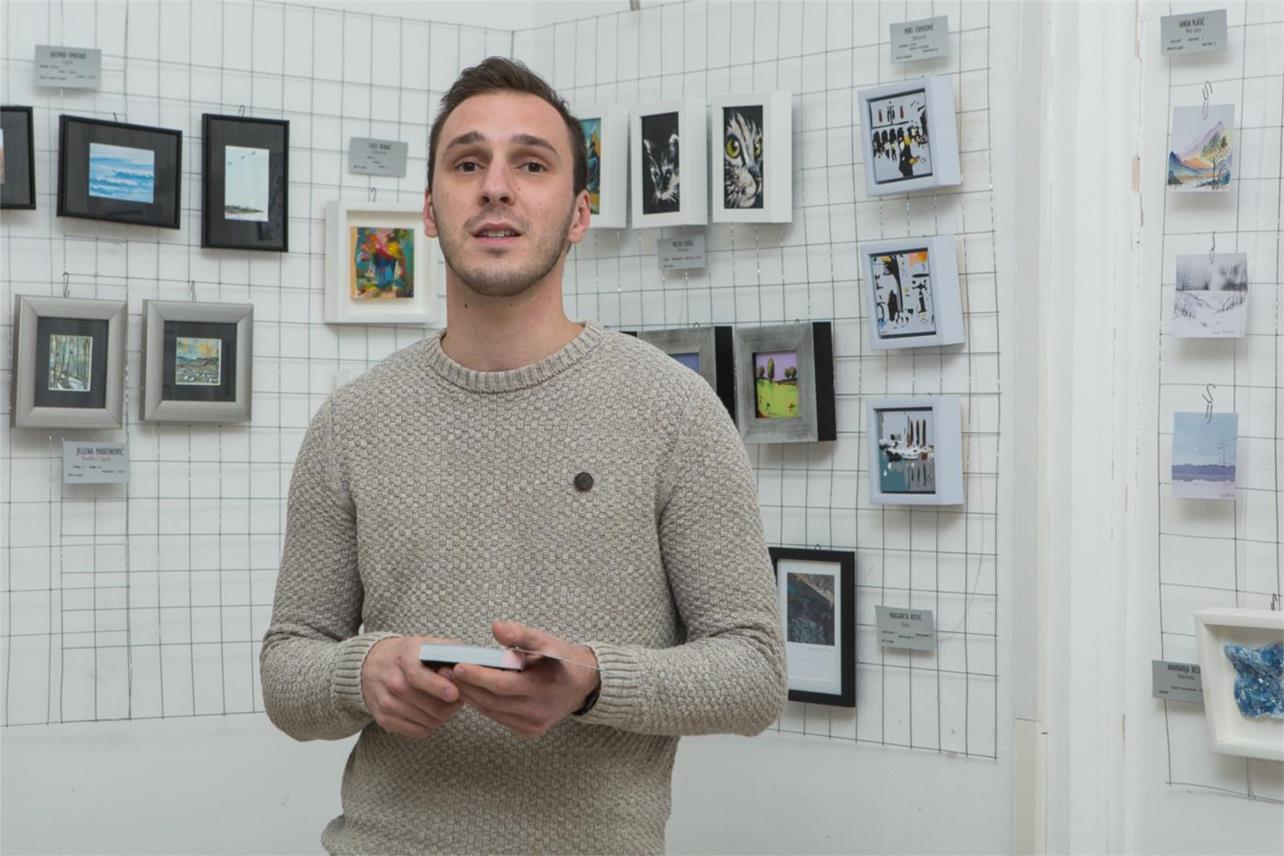 Naslov fotografije 3