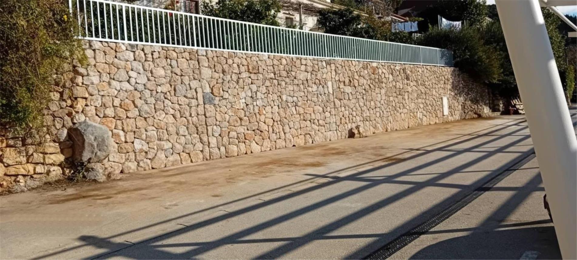 Naslov fotografije 3
